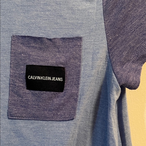 Calvin Klein Light Blue Knot Front Tee - Picture 3 of 4